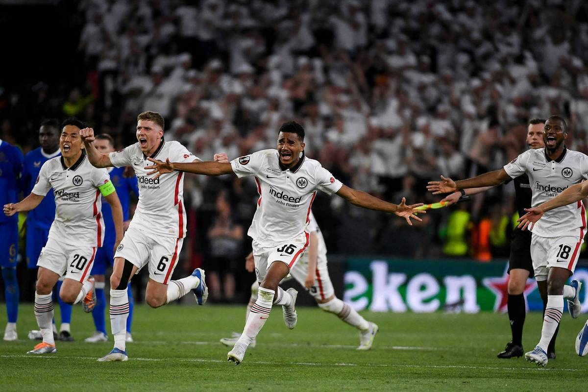 手机游戏免费下载-包含荷甲官宣日再迎强敌，西班牙国家队刷新队史纪录，主帅态度：球迷炸锅，身体对抗强度拉满的词条